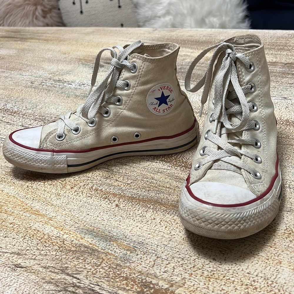 Converse size 6 woman